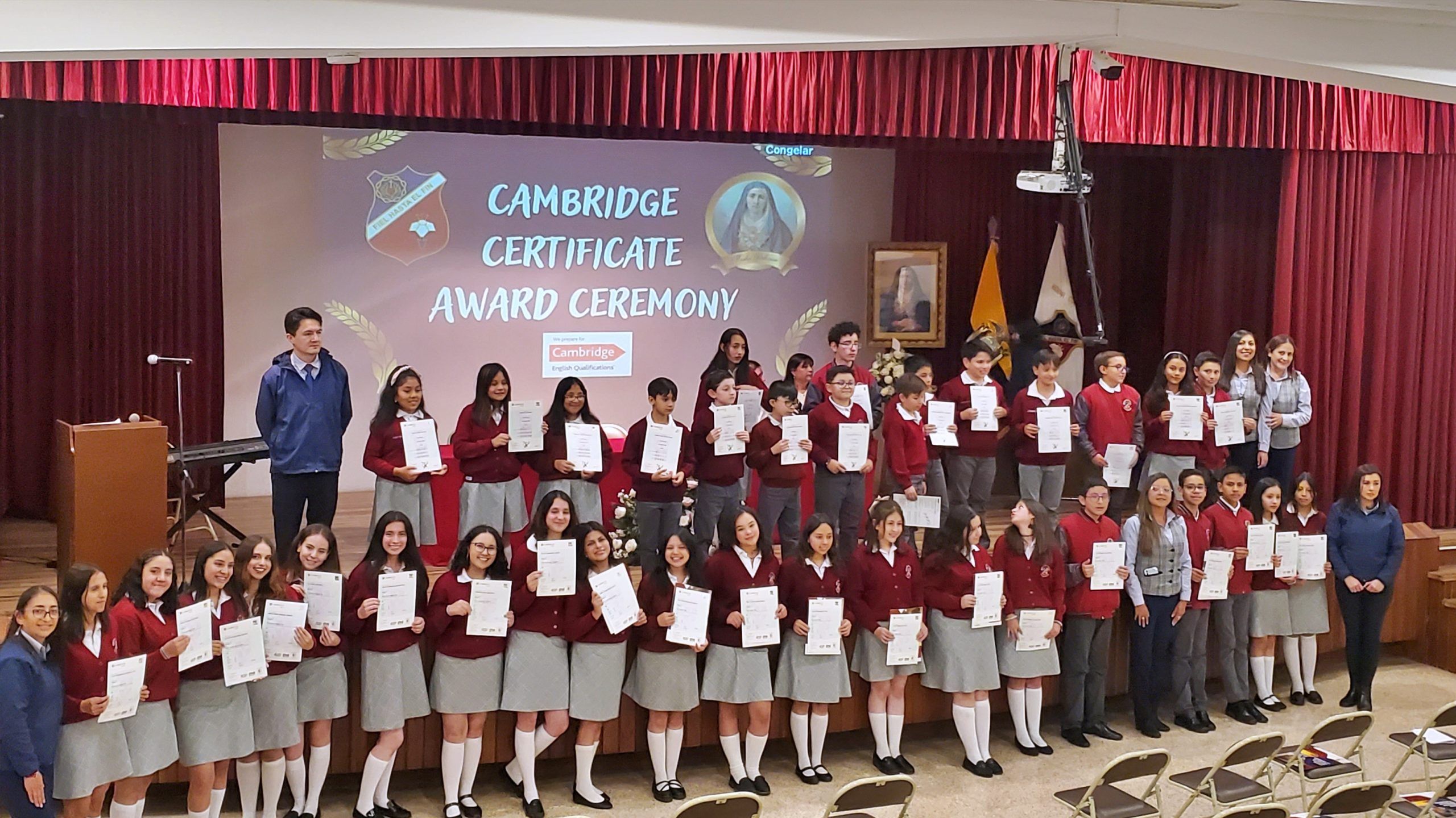 CEREMONIA DE ENTREGA DE CERTIFICACIONES CAMBRIDGE
